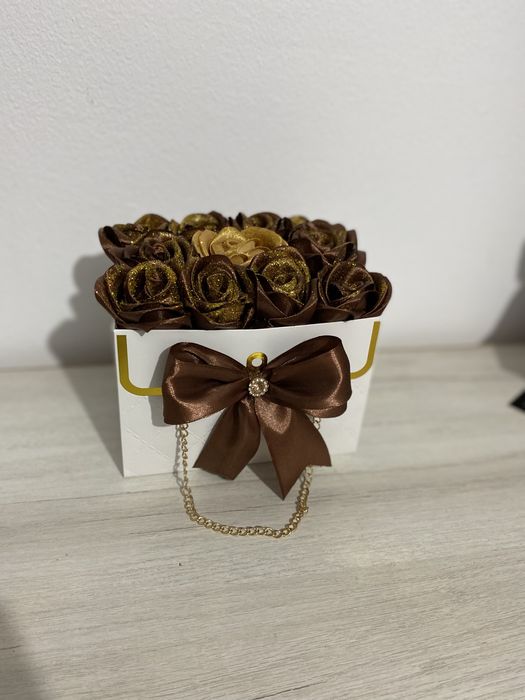 Trandafiri din satin