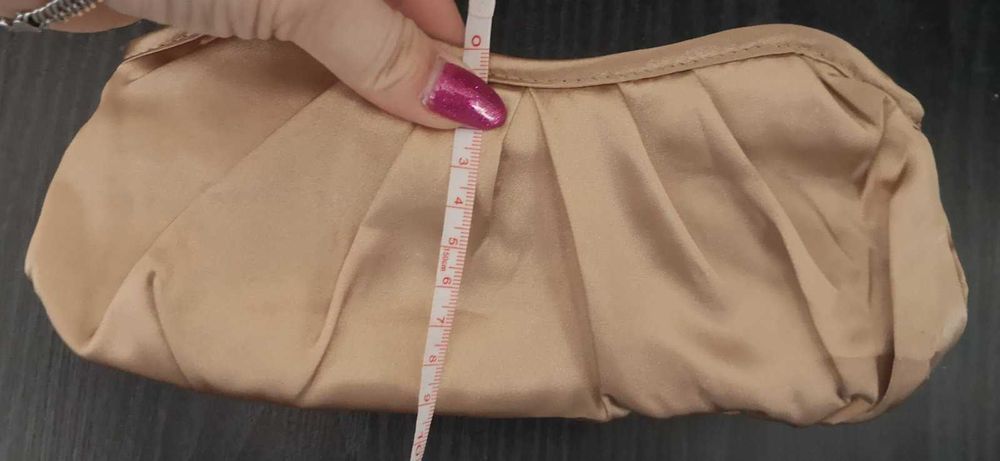 Несесер за гримове