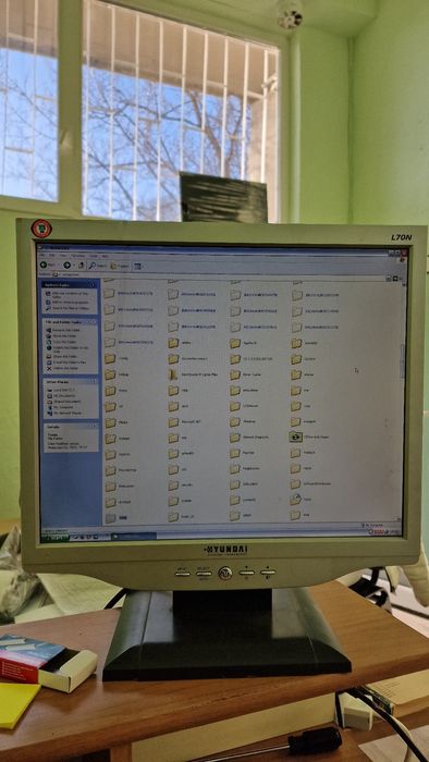 Монитор Hundai 17"