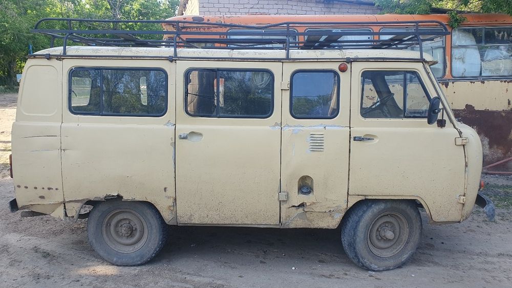 Автомобиль УАЗ Буханка
