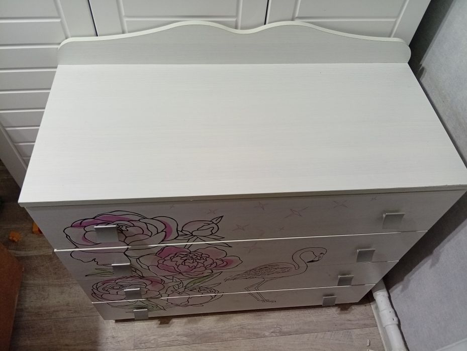 Камод на 4 полки.