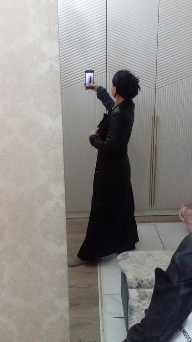 Кожанный плащь продам