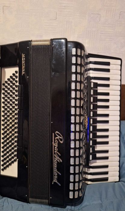 Акордеон Роял Стандарт 120 баса