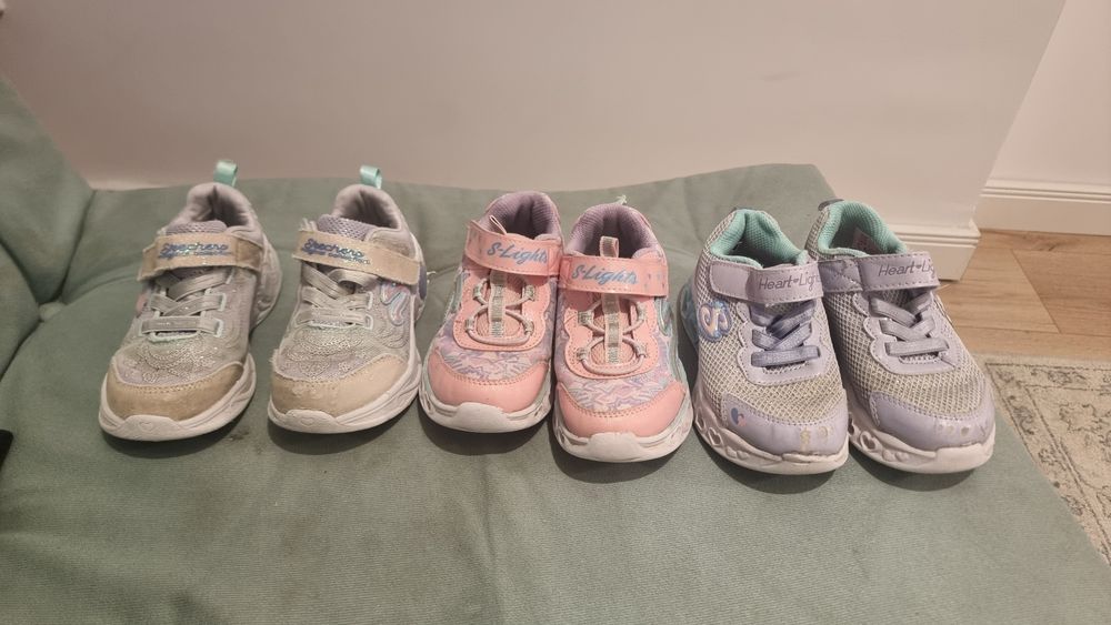 Papuci Skechers marimea 25