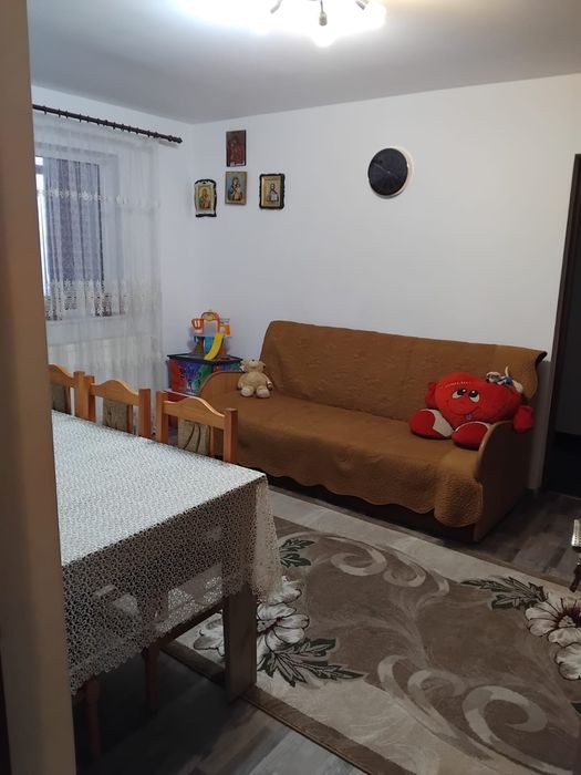 Vand apartament cu 2 camere