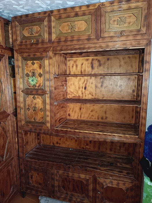 Продам шкафы дерево