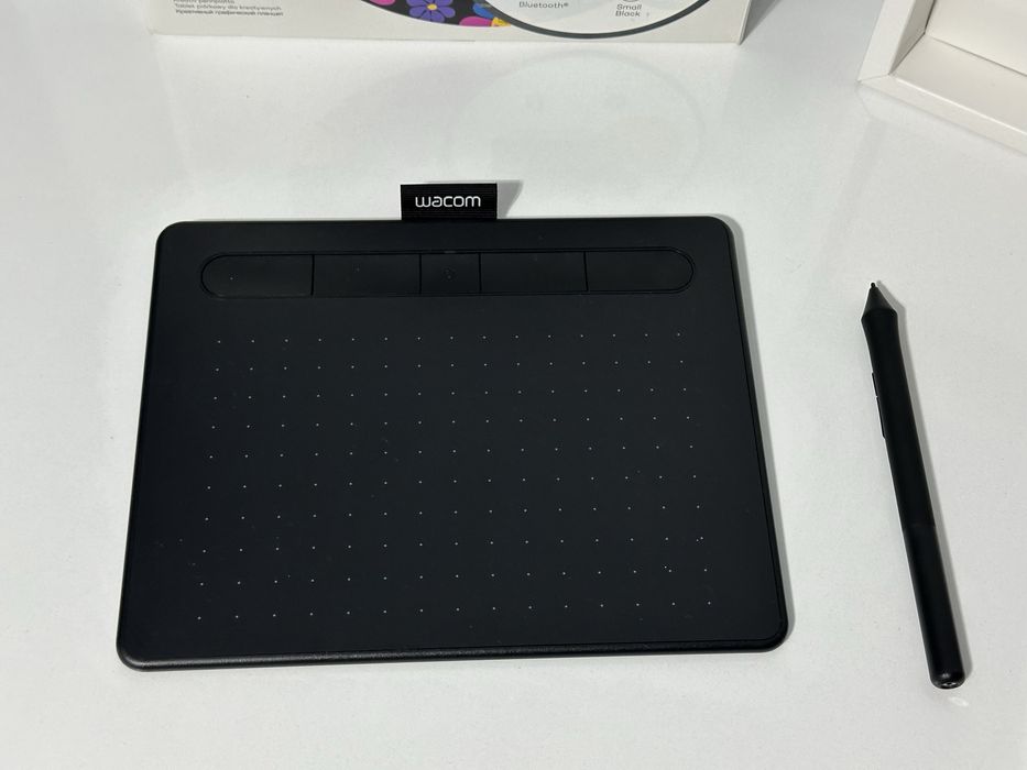 Графичен таблет Wacom Intuos Bluetooth