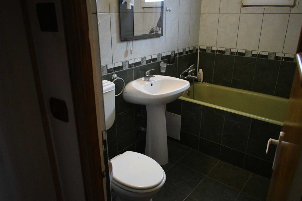 Apartament PB, 3 camere, de vânzare.