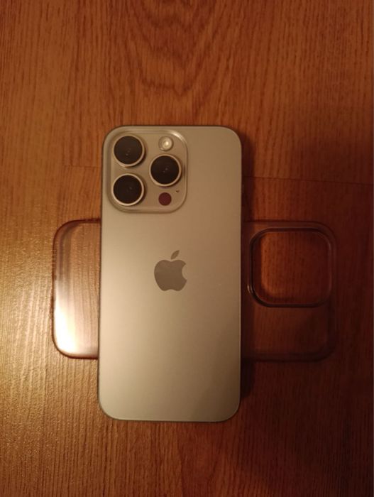 Продаю iphone 15 pro 128 gb