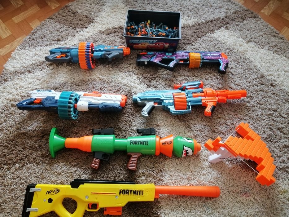 Vînd mitraliere NERF