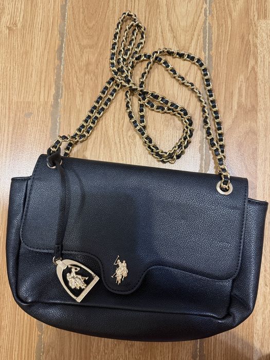 U.S. Polo Assn. Black Womens Jones Flap Cross-Body Chain Bag