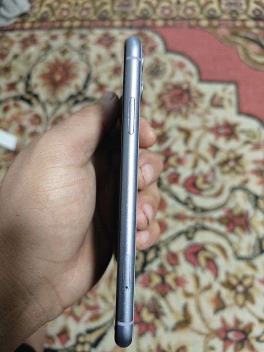 Продам iPhone 11