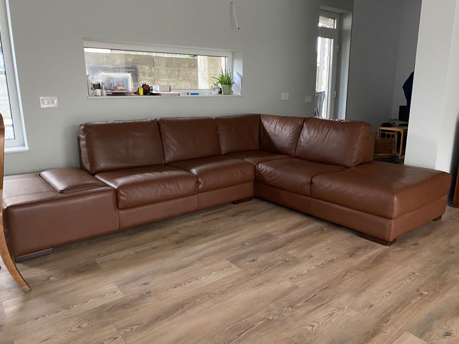 Canapea din piele maro