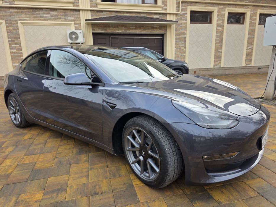 Tesla model 3 2023