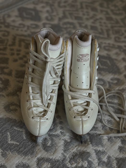 Коньки фигурные профессиональные Edea 215