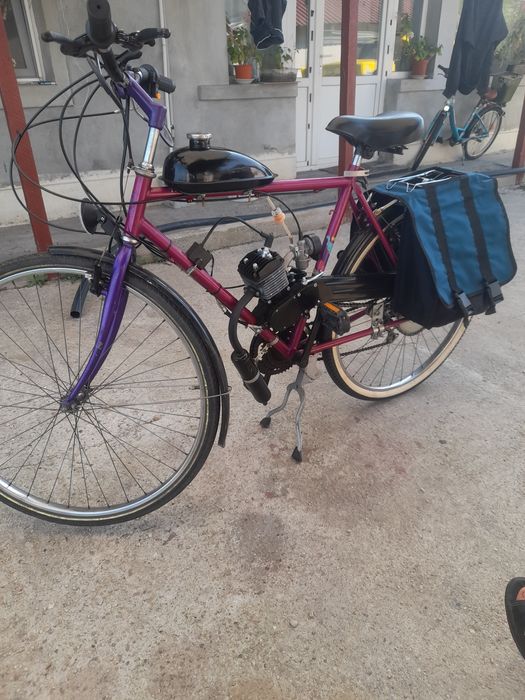 Vand bicicleta cu motor 80cc