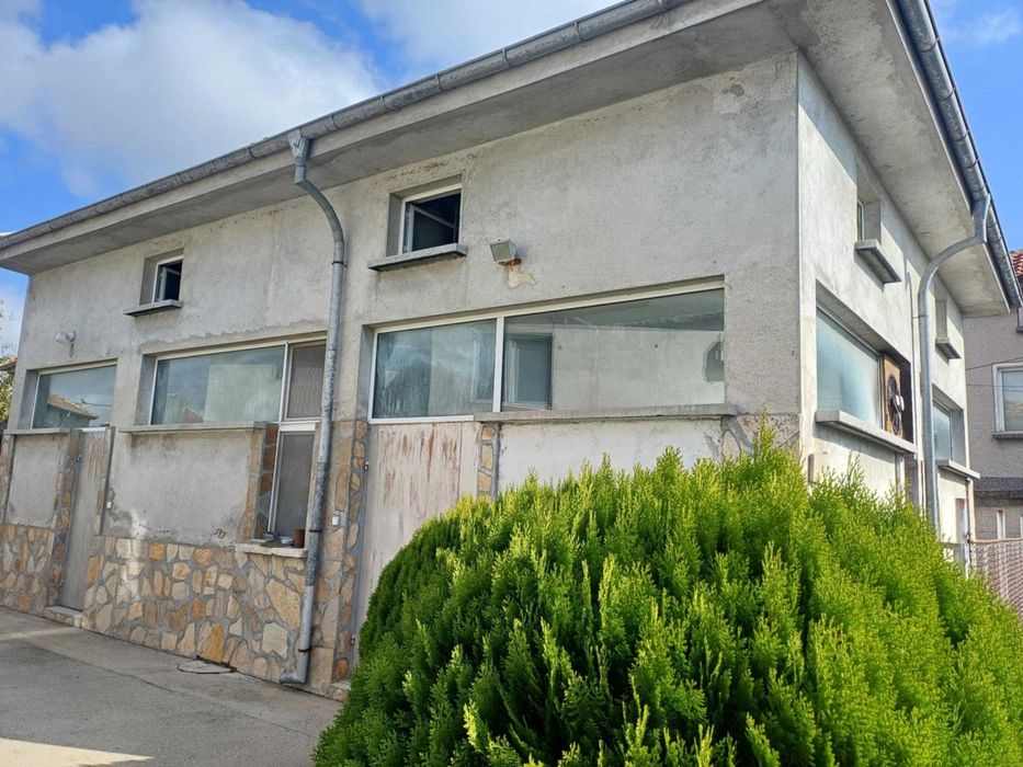 Етаж от къща, Сладкарски цех, Гараж, Партерна гарсониера