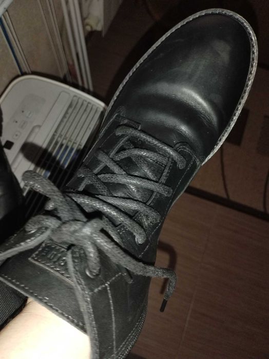 Мъжки боти, тип кубинка, с цип и връзки, 42 номер. Естествена кожа.