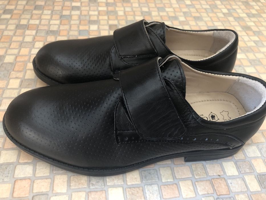 Продам туфли на мальчика