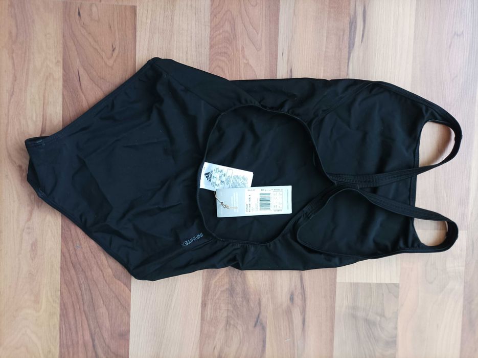 Adidas нови бански за момиче