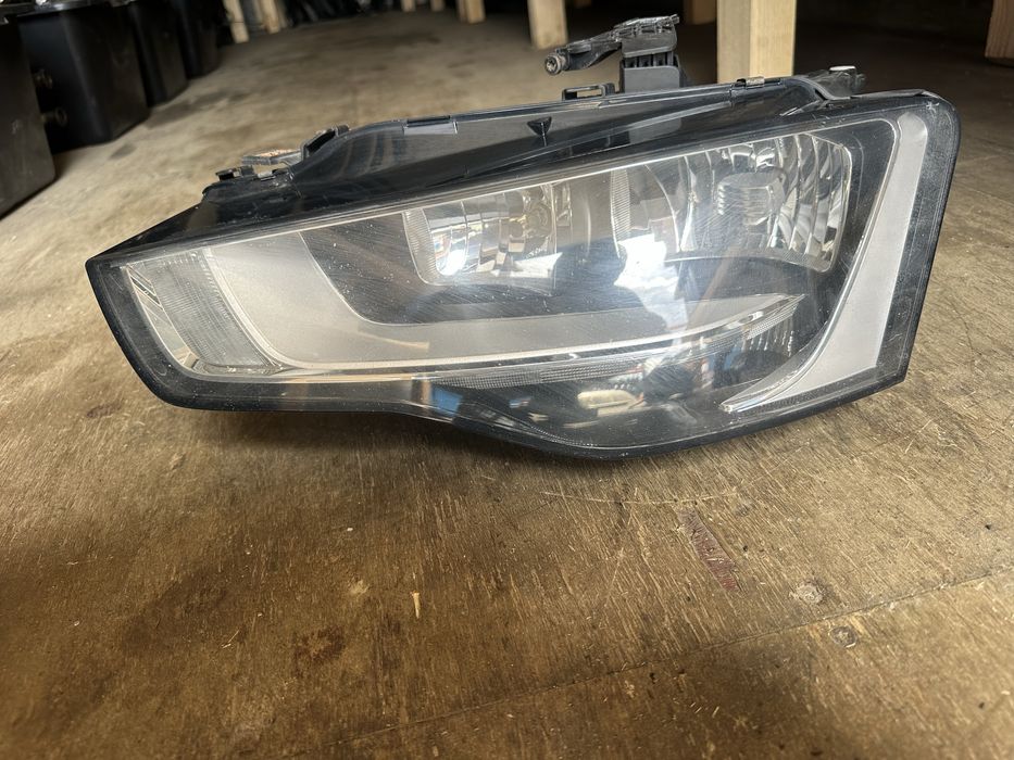 Far stanga cu halogen Audi A5 facelift A5 B8 B8.5 - 8T0941003BB