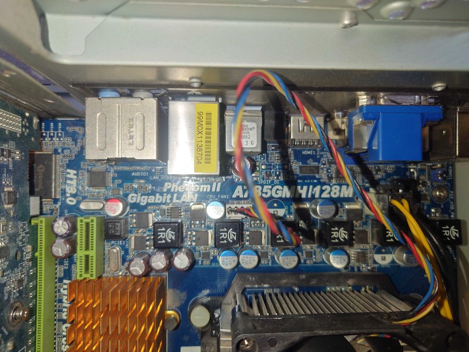 Amd phenom II двуядрен Video вградено Gigabit one A785GH 128M 4x2GB DD