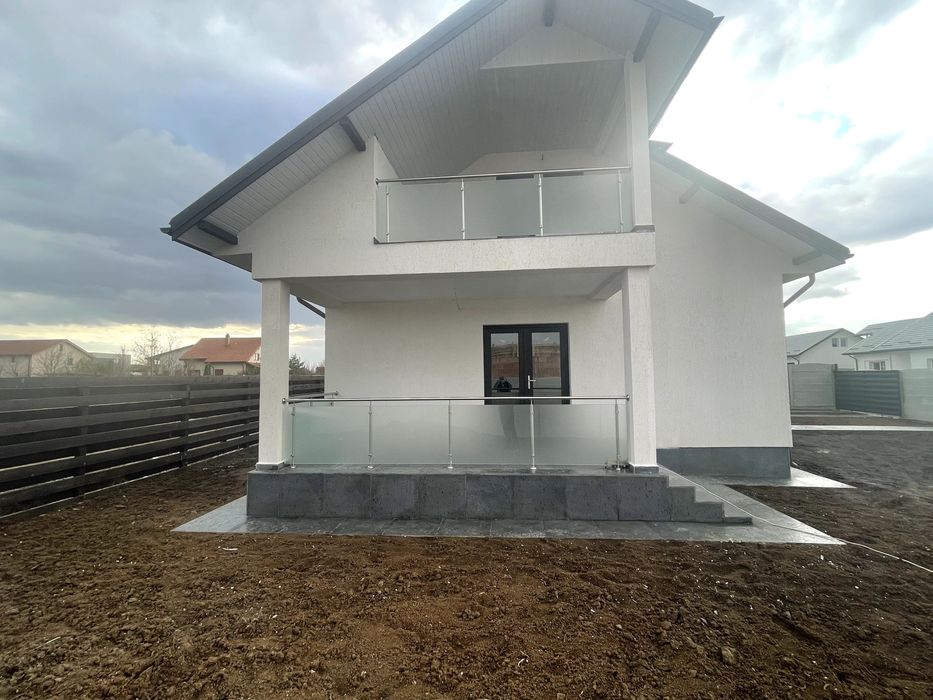 Casa individuala de vânzare-500MP Teren
