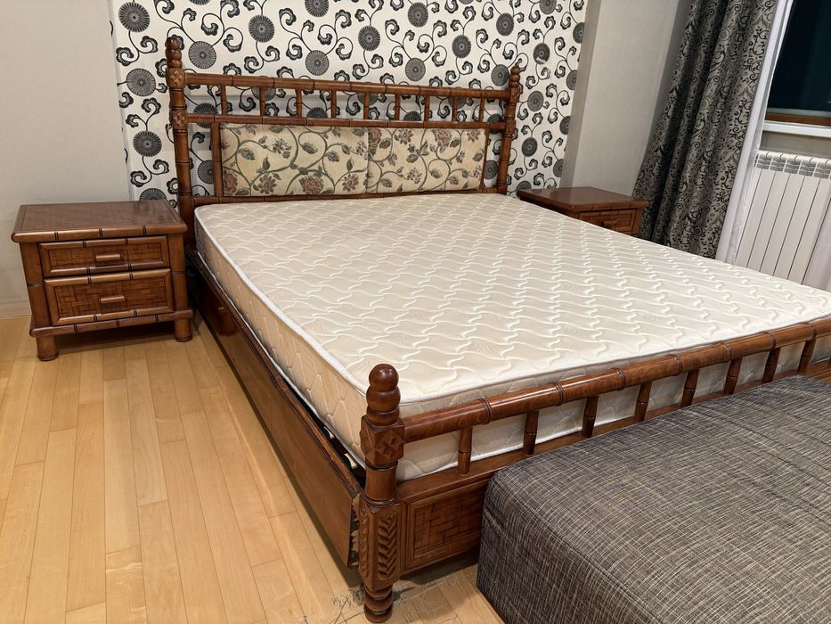 Бесплатно отдам двуспальный матрас