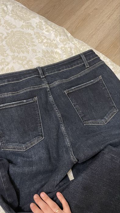 Продам женские джинсы