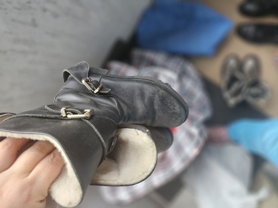 Отдам обувь . В хорошем состоянии