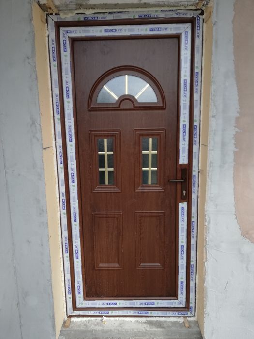 Rulouri exterioare uși garaj cu telecomanda sau manuala, tâmplărie pvc