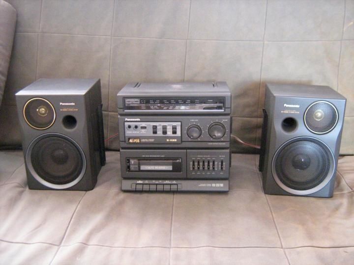 Продам Винтажный магнитофон 1990 годов Panasonic RXCS780