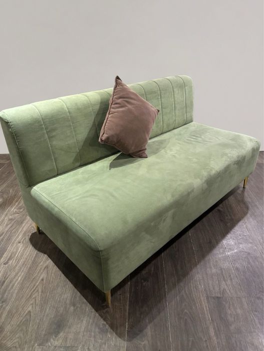 Продам диваны для кафе