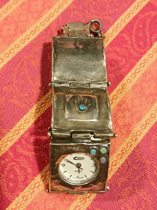 Ceas din argint masiv cu opal