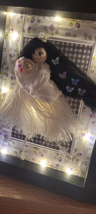 Кукли от макраме в рамка