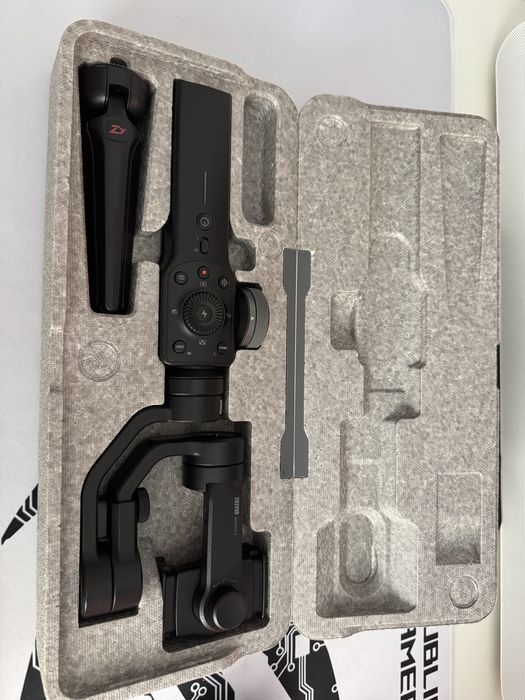 Gimbal Zhiyun Smooth 4 pentru telefon