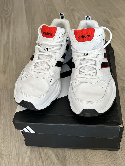 Продавам нови маратонки Adidas