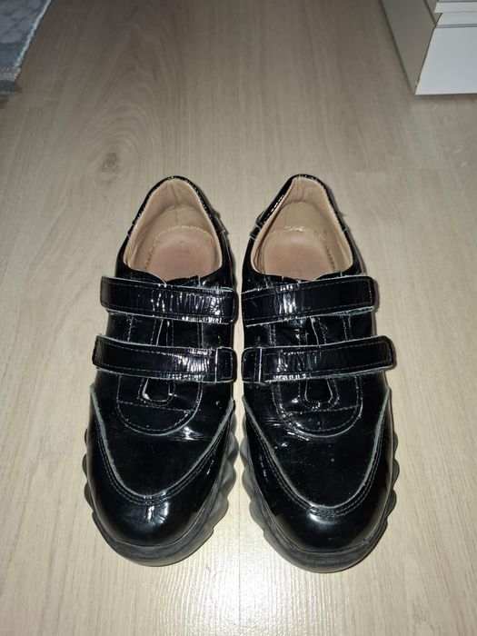 Продам обувь для девочек