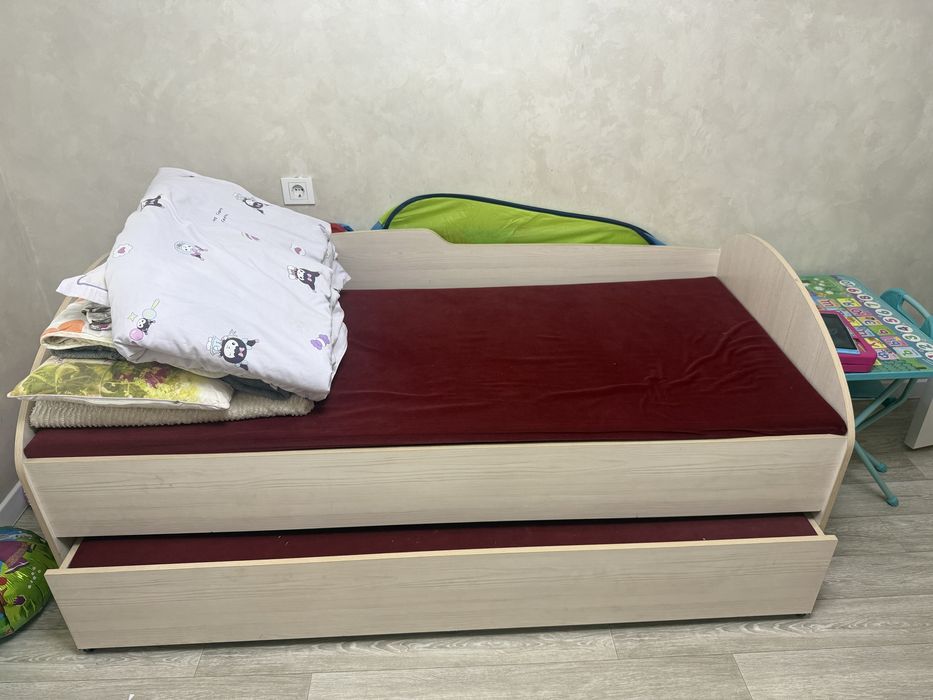 Детский гарнитур в отличном состояний