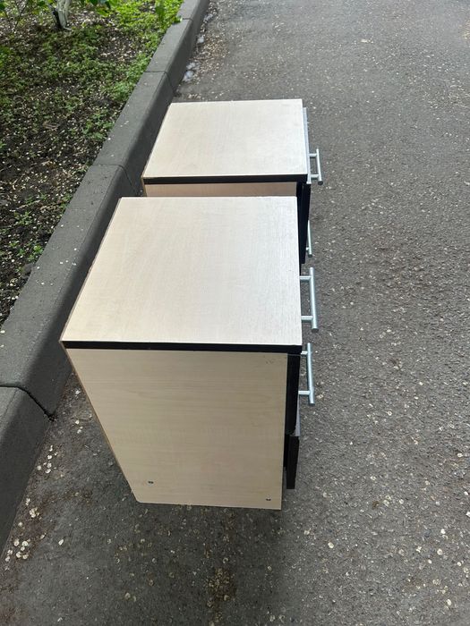 Две маленькие тумбочки продам