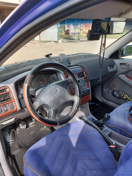 Тайота Авенсис 1998