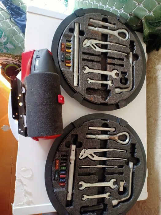 Мерс..210 Е.Елеганс цент Консоль.