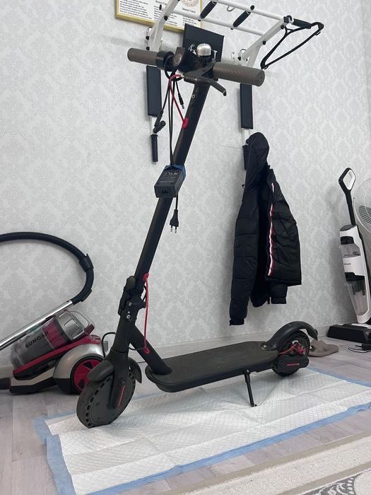 Продаю Xiaomi M365 Pro