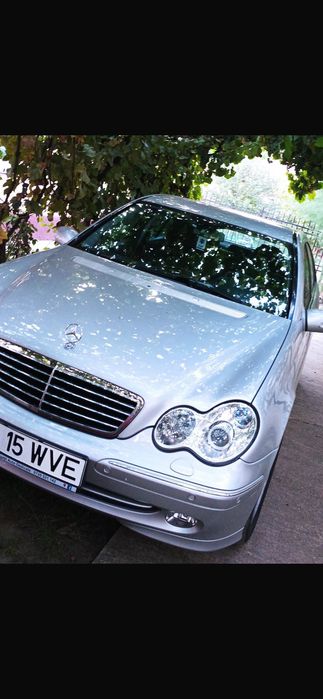 Vand autoturism Mercedes-Benz, an fabricație 2002