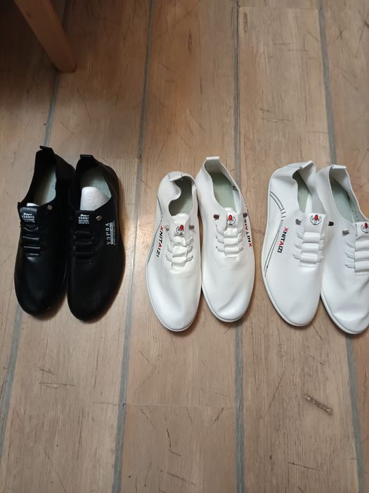 Маратонки нови 43