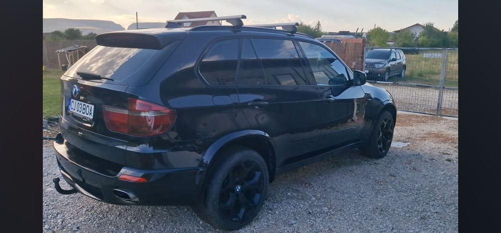 BMW X5 E70 3.0d xDrive (M57 - 235 CP) • Cutie Revizuită • Istoric Service • 2 Seturi Roți Complete (R20 Vară DOT 2023 + R18 Iarnă)