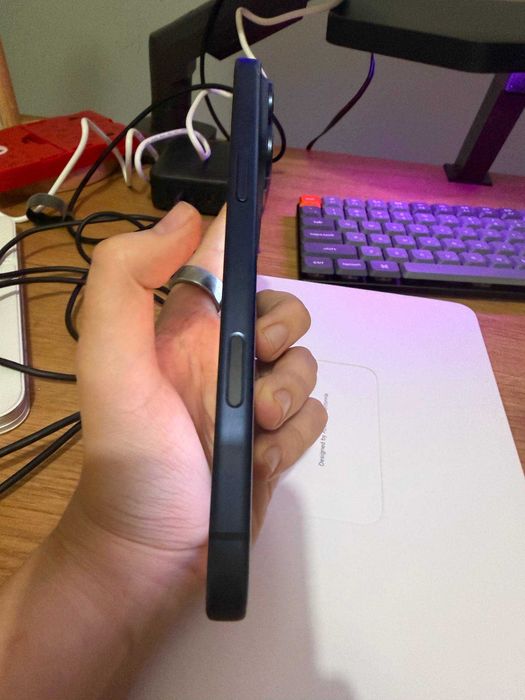 iPhone 17 Pro Max 256 GB Deep Blue — АКБ 97%, nano‑SIM