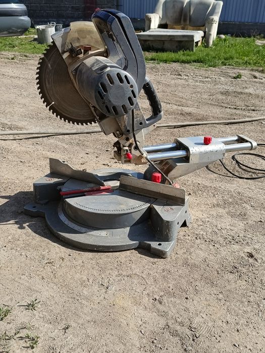 Углорез (сустла, торцовочная пила )