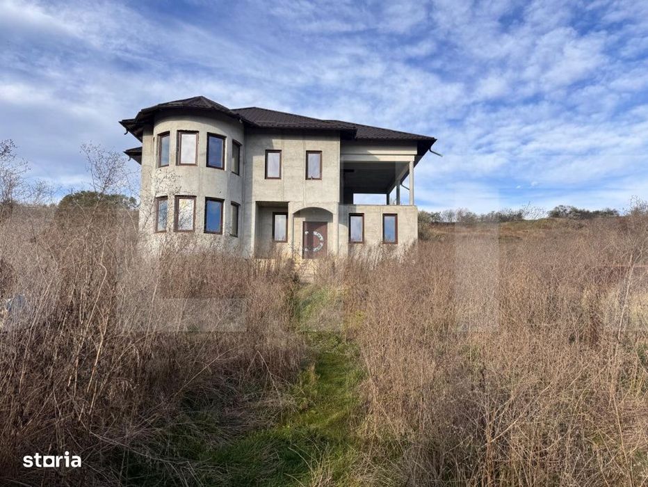Casa D+P+E+P in Rachiti - teren mare si posibilitate de amenajare dupa
