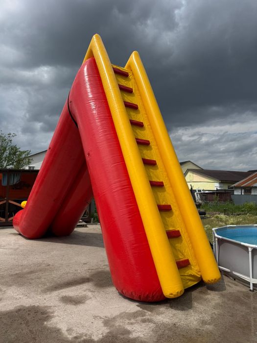 Надувная горка пляжная